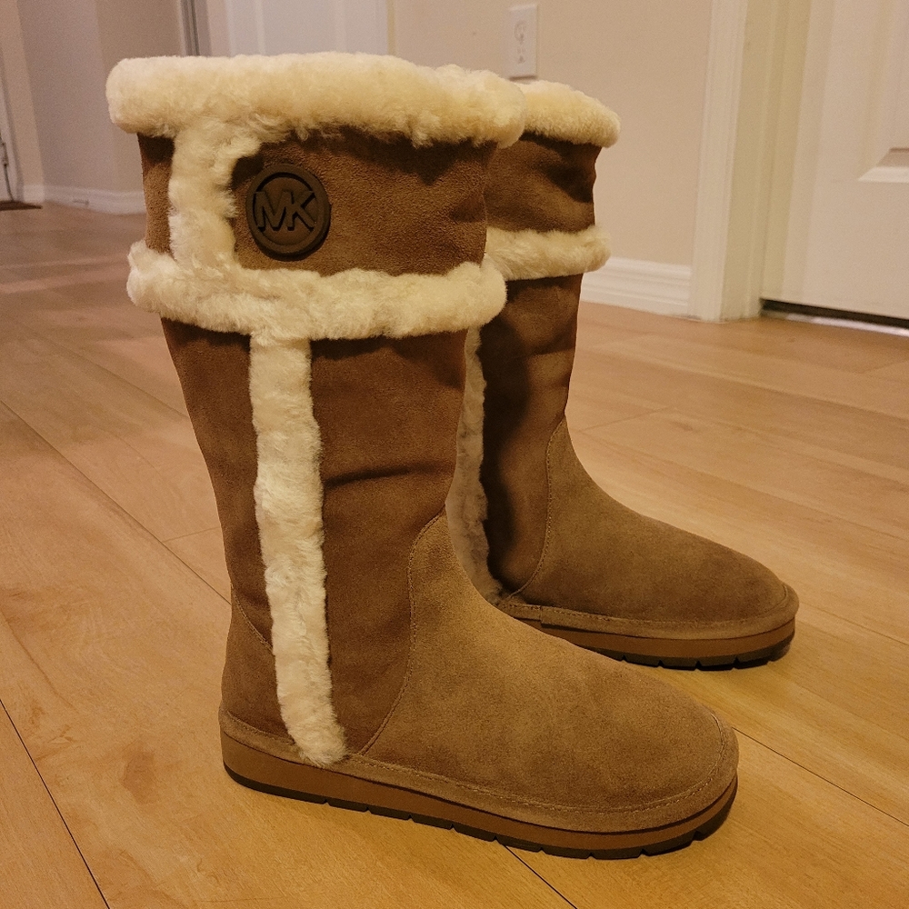 *NWT* Michael Kors Boots